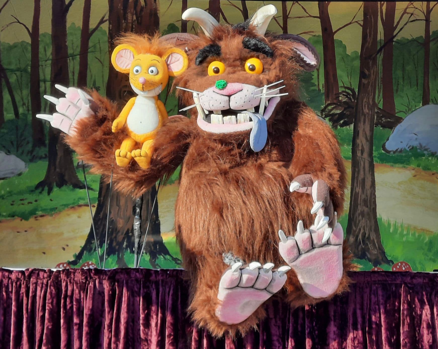 Der Grüffelo und die kleine Maus auf der Bühne